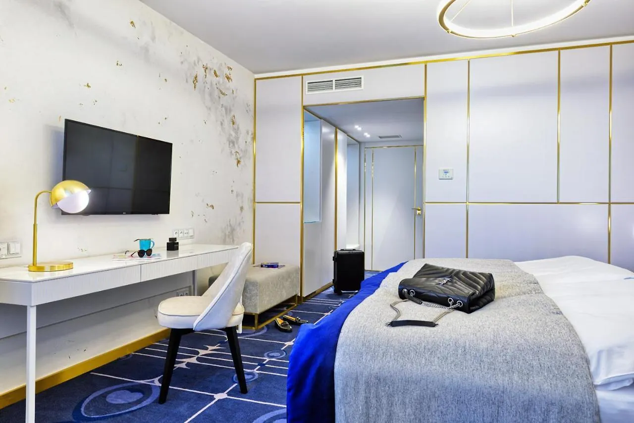 *****  Hotel Ferreus Modern Art Deco Krakov Polsko